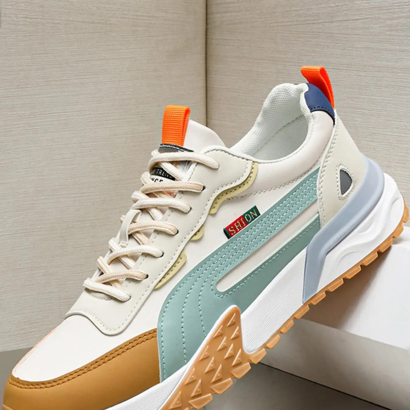 Casual sneakers