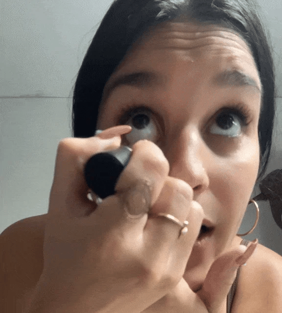 Zwarte eyeliner cream
