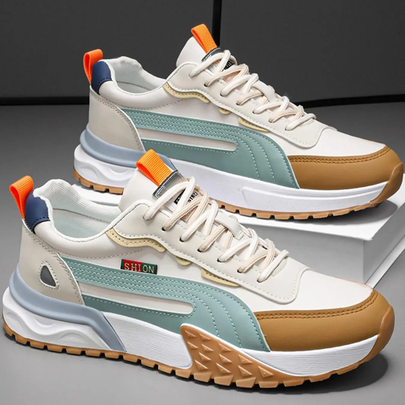 Casual sneakers